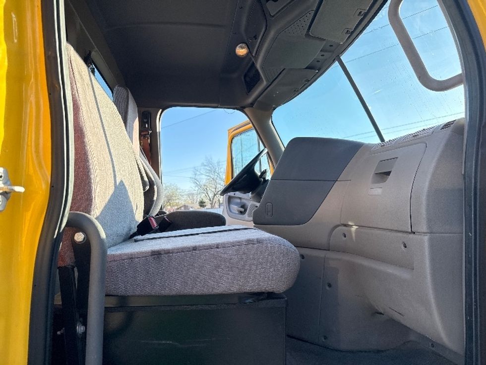 Day Cab Tractor-Heavy Duty Tractors-Freightliner-2019-Cascadia 11364ST-Garland-TX-482,162\n\t\tmiles-$ 33,500 - Image 12