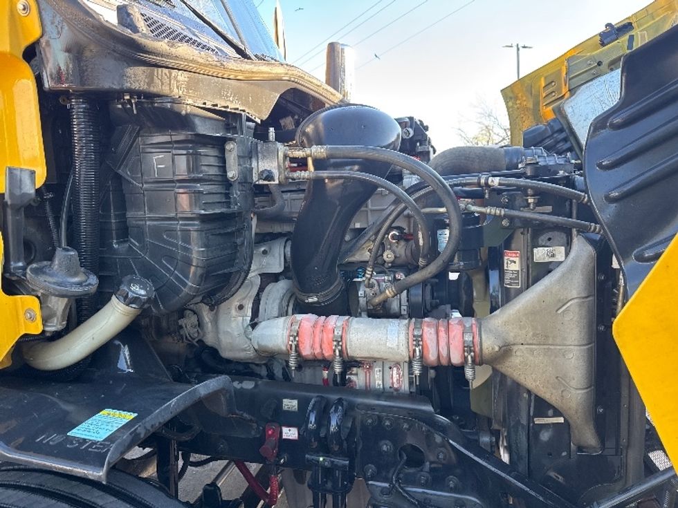 Day Cab Tractor-Heavy Duty Tractors-Freightliner-2019-Cascadia 11364ST-Garland-TX-482,162\n\t\tmiles-$ 33,500 - Image 15