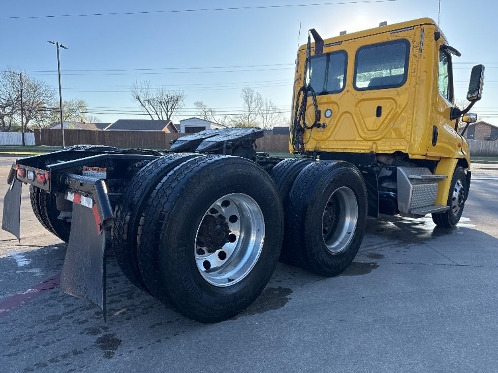 Day Cab Tractor-Heavy Duty Tractors-Freightliner-2019-Cascadia 11364ST-Garland-TX-482,162\n\t\tmiles-$ 33,500 - Image 7