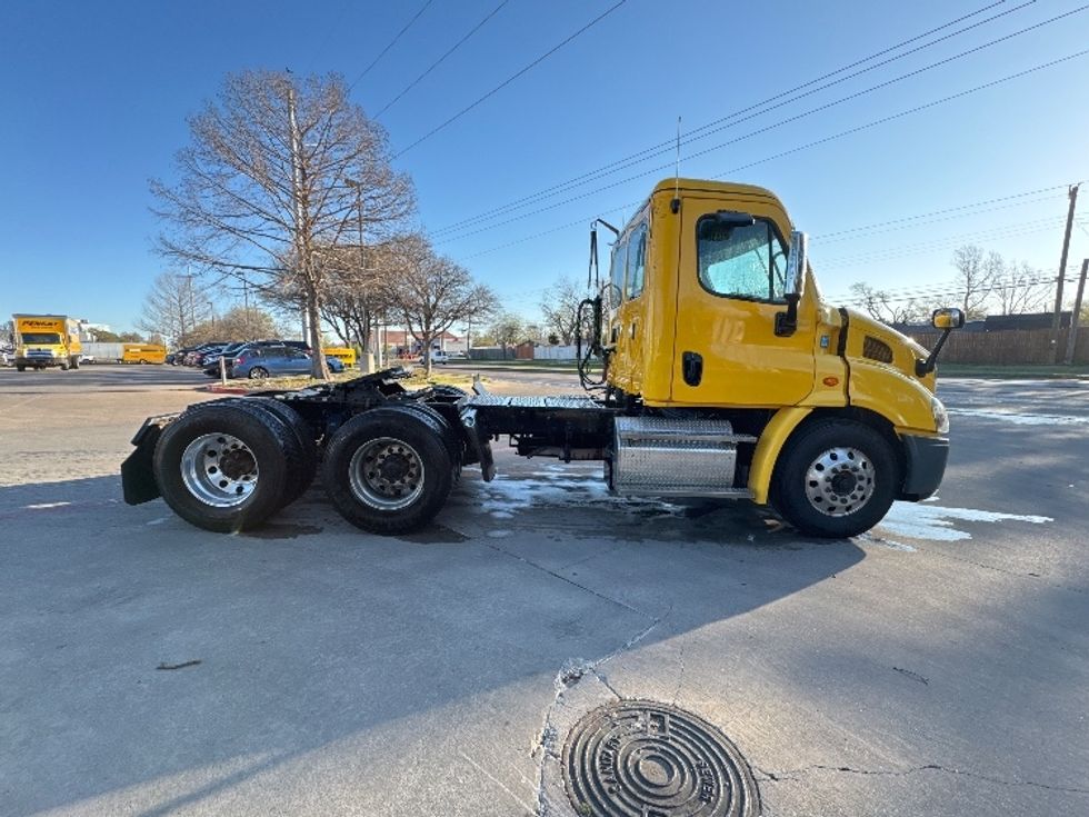 Day Cab Tractor-Heavy Duty Tractors-Freightliner-2019-Cascadia 11364ST-Garland-TX-482,162\n\t\tmiles-$ 33,500 - Image 8