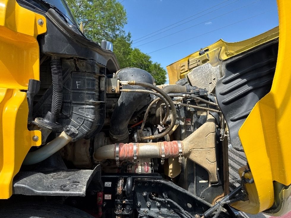 Day Cab Tractor-Heavy Duty Tractors-Freightliner-2019-Cascadia 11364ST-Garland-TX-686,593\n\t\tmiles-$ 25,250 - Image 15