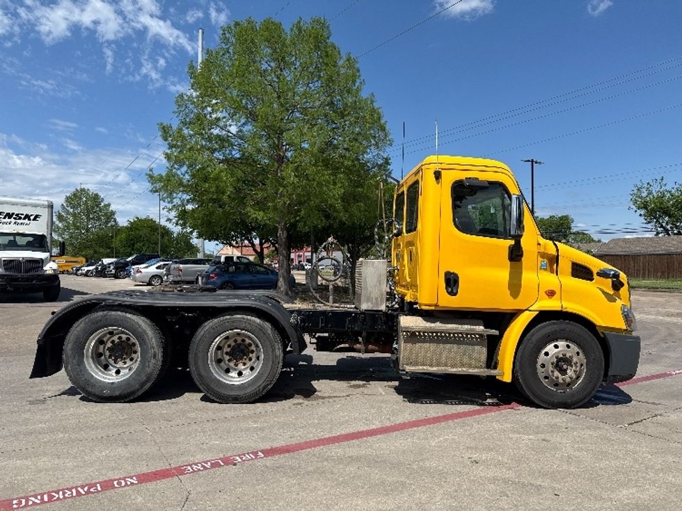 Day Cab Tractor-Heavy Duty Tractors-Freightliner-2019-Cascadia 11364ST-Garland-TX-686,593\n\t\tmiles-$ 25,250 - Image 8
