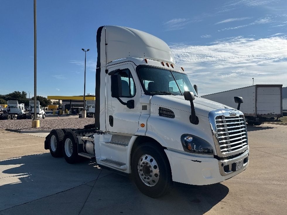 Day Cab Tractor-Heavy Duty Tractors-Freightliner-2019-Cascadia 11364ST-Grand Prairie-TX-48,019\n\t\tmiles-$ 54,500 - Image 1