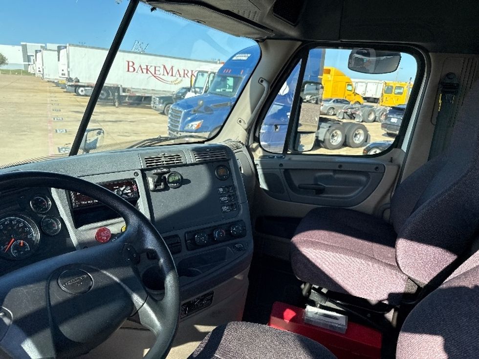 Day Cab Tractor-Heavy Duty Tractors-Freightliner-2019-Cascadia 11364ST-Grand Prairie-TX-48,019\n\t\tmiles-$ 54,500 - Image 10