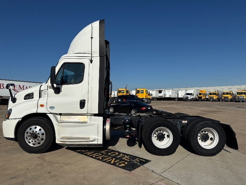 Day Cab Tractor-Heavy Duty Tractors-Freightliner-2019-Cascadia 11364ST-Grand Prairie-TX-48,019\n\t\tmiles-$ 54,500 - Image 4