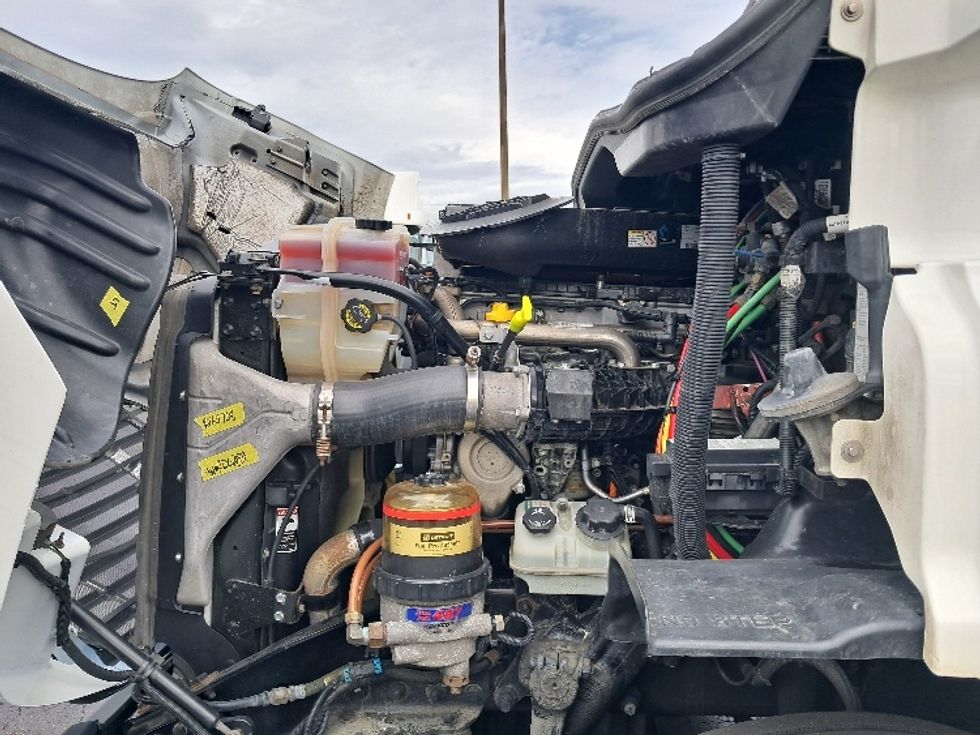 Day Cab Tractor-Heavy Duty Tractors-Freightliner-2019-Cascadia 11364ST-Greensboro-NC-315,984\n\t\tmiles-$ 41,250 - Image 16