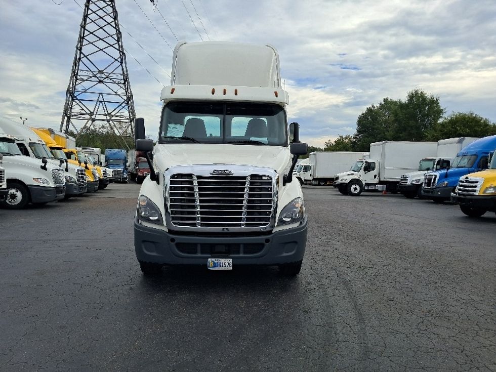 Day Cab Tractor-Heavy Duty Tractors-Freightliner-2019-Cascadia 11364ST-Greensboro-NC-315,984\n\t\tmiles-$ 41,250 - Image 2