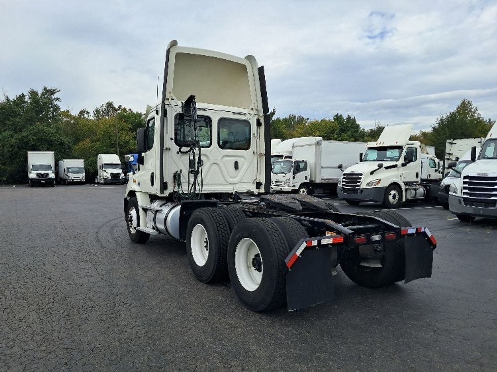 Day Cab Tractor-Heavy Duty Tractors-Freightliner-2019-Cascadia 11364ST-Greensboro-NC-315,984\n\t\tmiles-$ 41,250 - Image 5