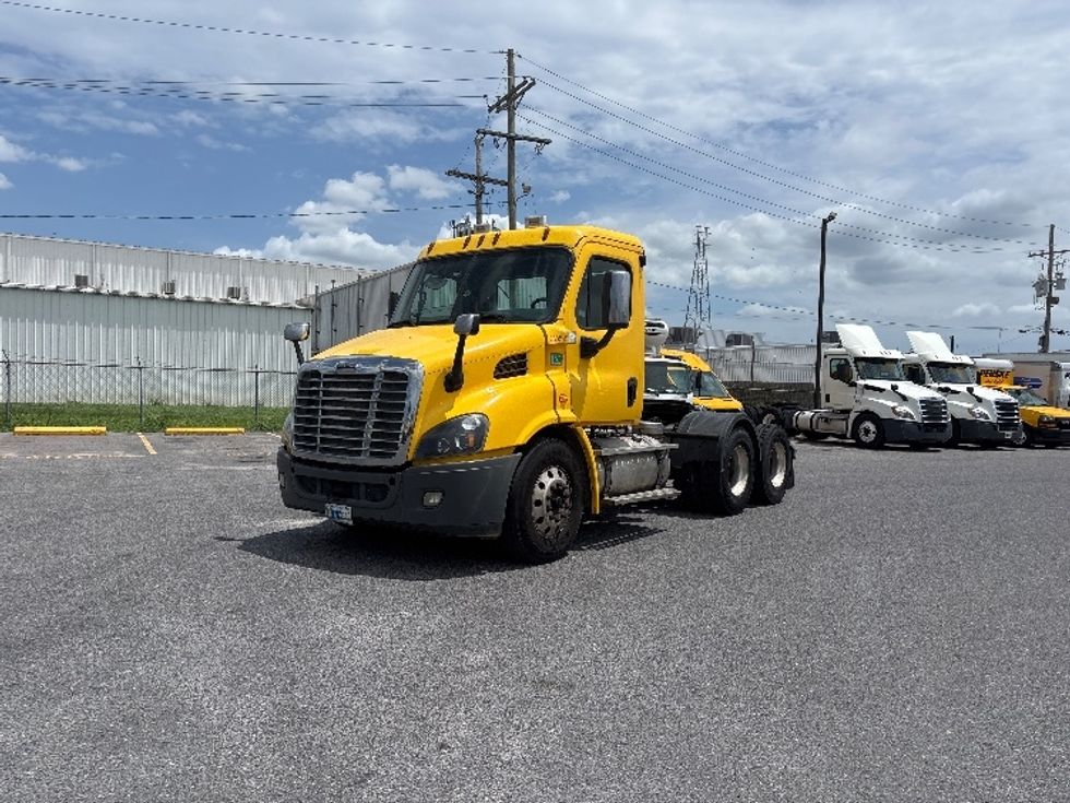 Day Cab Tractor-Heavy Duty Tractors-Freightliner-2019-Cascadia 11364ST-Hammond-LA-218,255\n\t\tmiles-$ 39,250 - Image 3