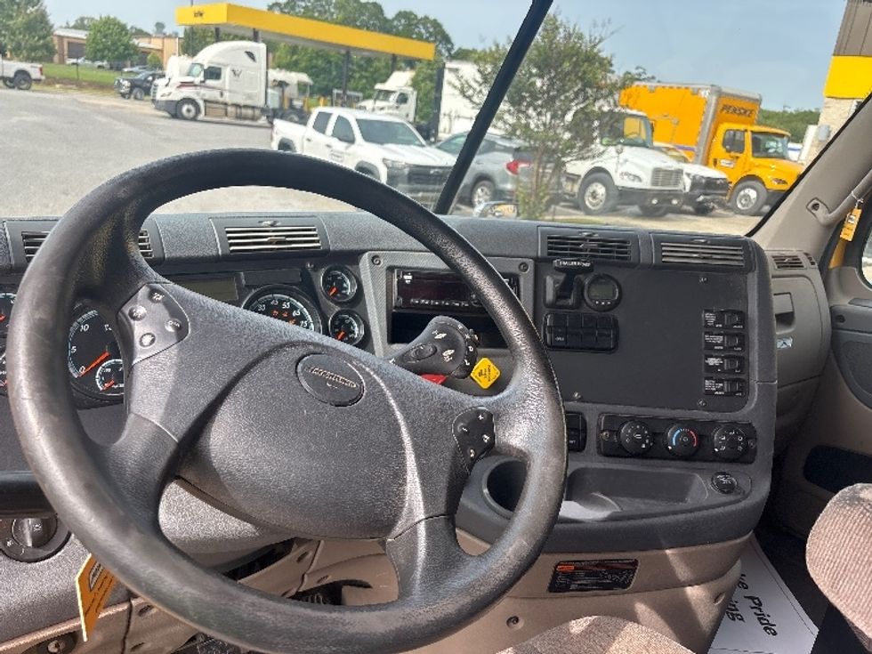 Day Cab Tractor-Heavy Duty Tractors-Freightliner-2019-Cascadia 11364ST-Hammond-LA-351,875\n\t\tmiles-$ 40,250 - Image 11