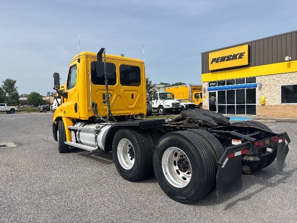 Day Cab Tractor-Heavy Duty Tractors-Freightliner-2019-Cascadia 11364ST-Hammond-LA-351,875\n\t\tmiles-$ 40,250 - Image 5