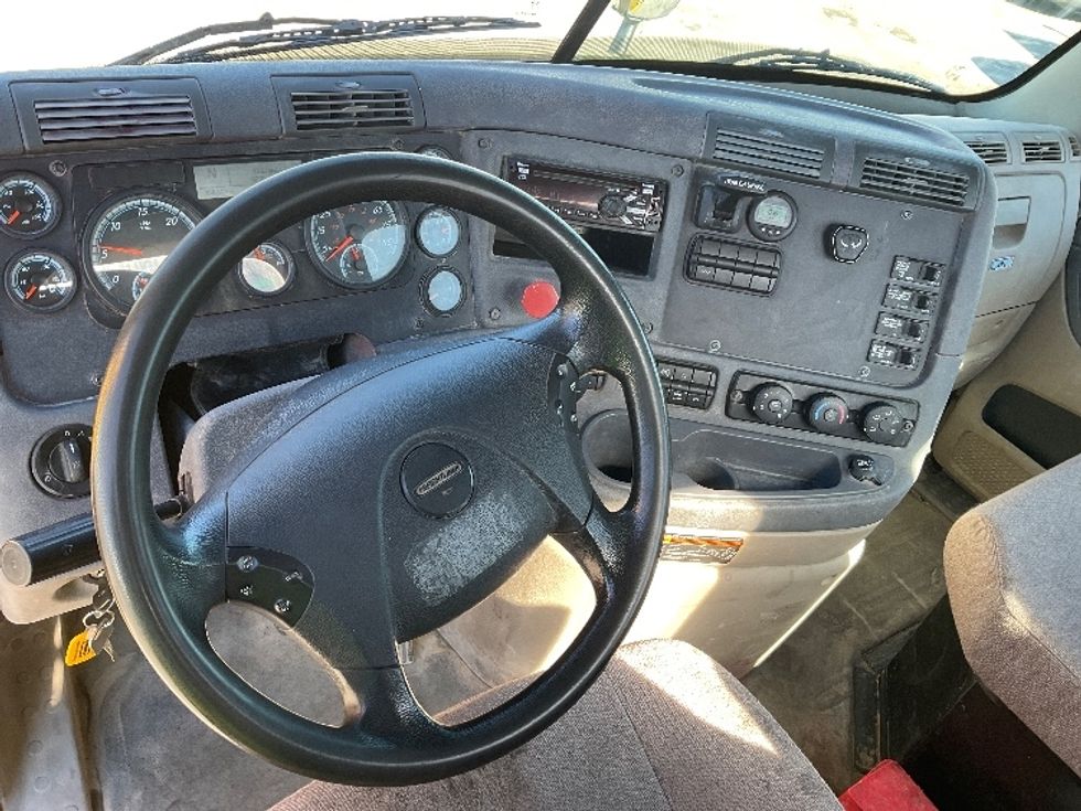 Day Cab Tractor-Heavy Duty Tractors-Freightliner-2019-Cascadia 11364ST-Hammond-LA-358,802\n\t\tmiles-$ 49,000 - Image 11