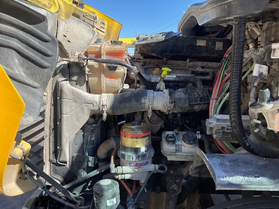 Day Cab Tractor-Heavy Duty Tractors-Freightliner-2019-Cascadia 11364ST-Hammond-LA-358,802\n\t\tmiles-$ 49,000 - Image 16