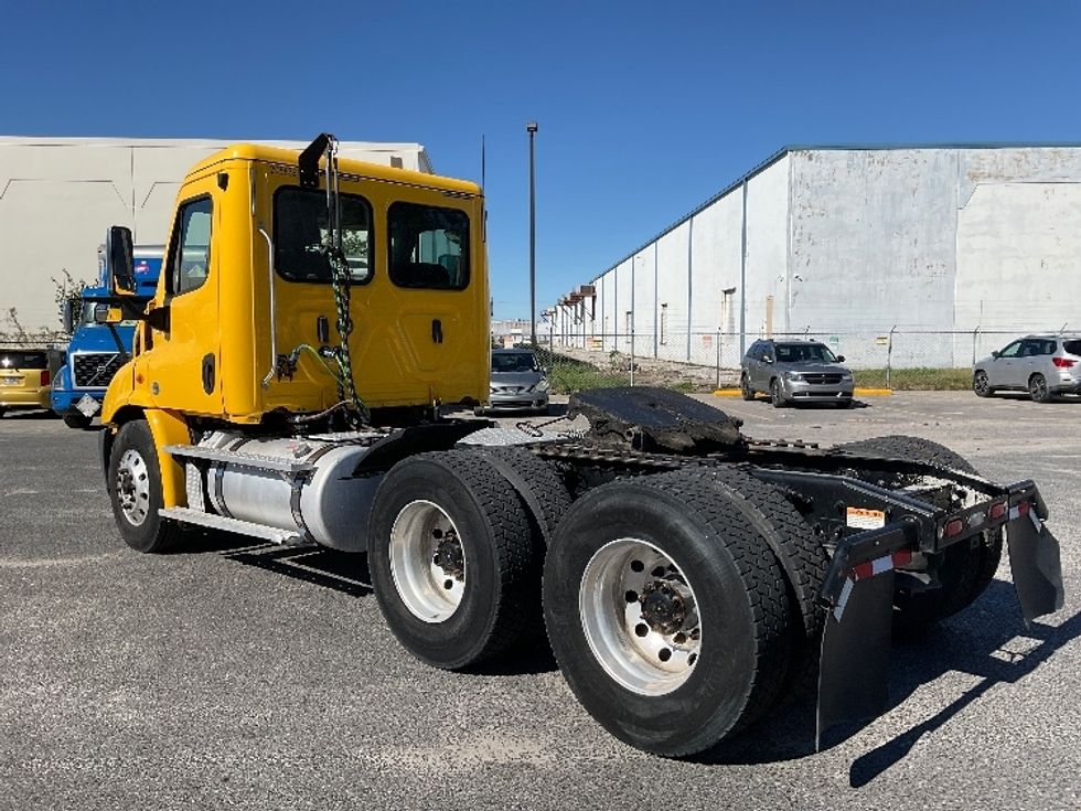 Day Cab Tractor-Heavy Duty Tractors-Freightliner-2019-Cascadia 11364ST-Hammond-LA-358,802\n\t\tmiles-$ 49,000 - Image 5