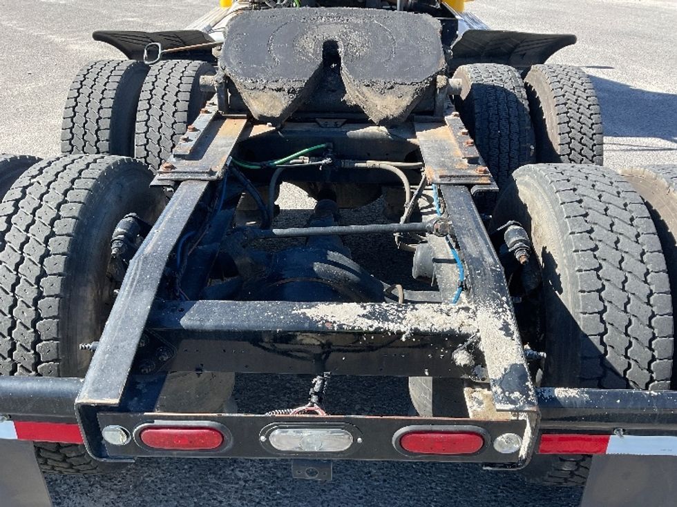 Day Cab Tractor-Heavy Duty Tractors-Freightliner-2019-Cascadia 11364ST-Hammond-LA-358,802\n\t\tmiles-$ 49,000 - Image 6