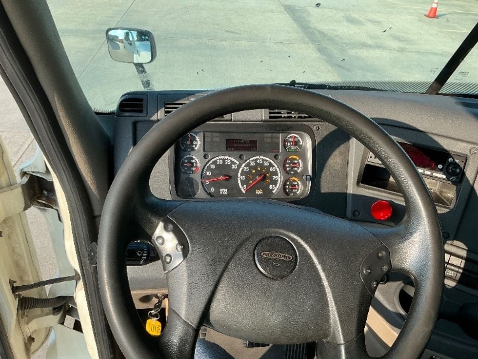 Day Cab Tractor-Heavy Duty Tractors-Freightliner-2019-Cascadia 11364ST-Hammond-LA-390,444\n\t\tmiles-$ 34,250 - Image 11