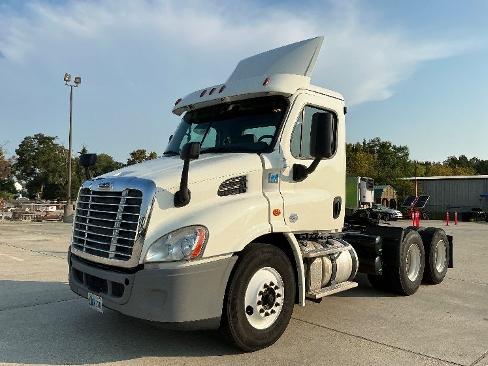 Day Cab Tractor-Heavy Duty Tractors-Freightliner-2019-Cascadia 11364ST-Hammond-LA-390,444\n\t\tmiles-$ 34,250 - Image 3