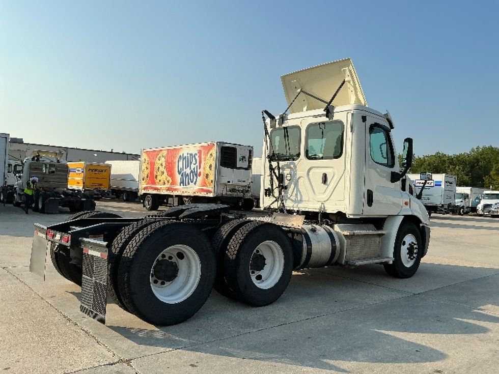 Day Cab Tractor-Heavy Duty Tractors-Freightliner-2019-Cascadia 11364ST-Hammond-LA-390,444\n\t\tmiles-$ 34,250 - Image 7