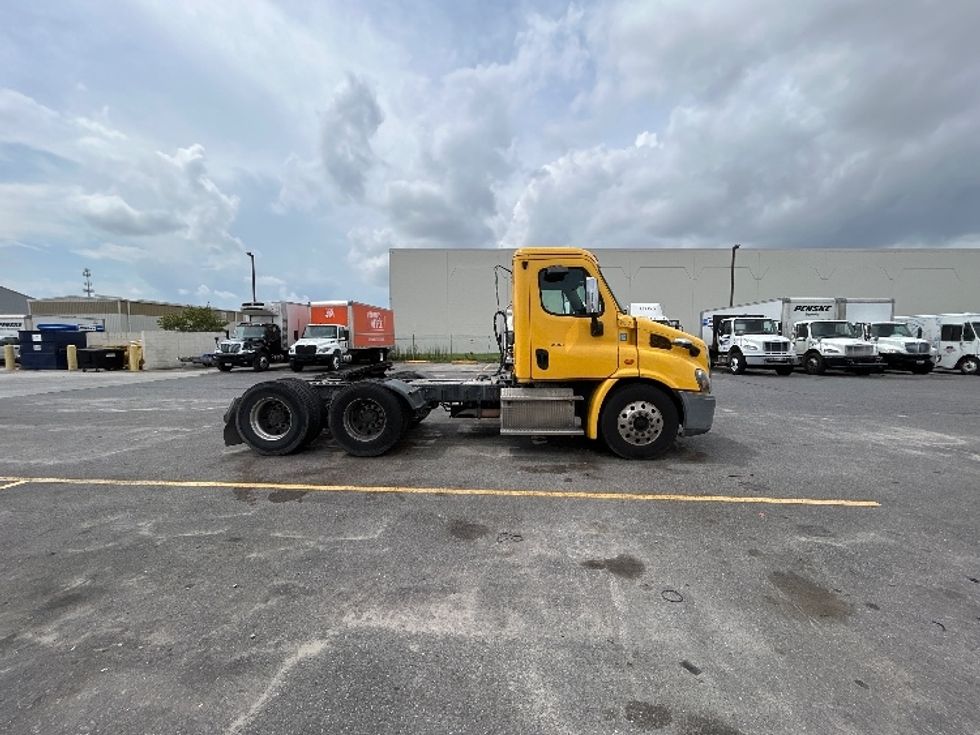 Day Cab Tractor-Heavy Duty Tractors-Freightliner-2019-Cascadia 11364ST-Hammond-LA-400,793\n\t\tmiles-$ 37,500 - Image 8