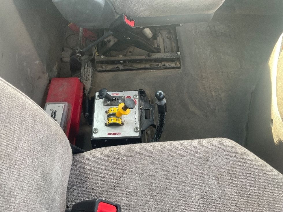 Day Cab Tractor-Heavy Duty Tractors-Freightliner-2019-Cascadia 11364ST-Harrisburg-PA-305,934\n\t\tmiles-$ 38,250 - Image 17