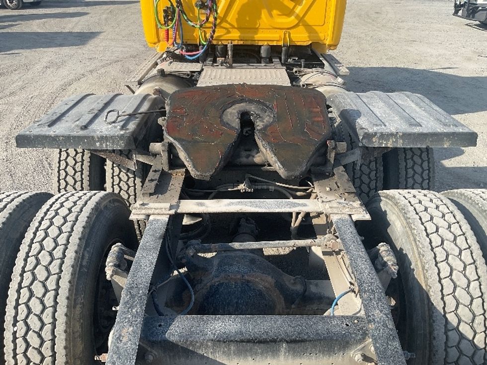 Day Cab Tractor-Heavy Duty Tractors-Freightliner-2019-Cascadia 11364ST-Harrisburg-PA-305,934\n\t\tmiles-$ 38,250 - Image 6