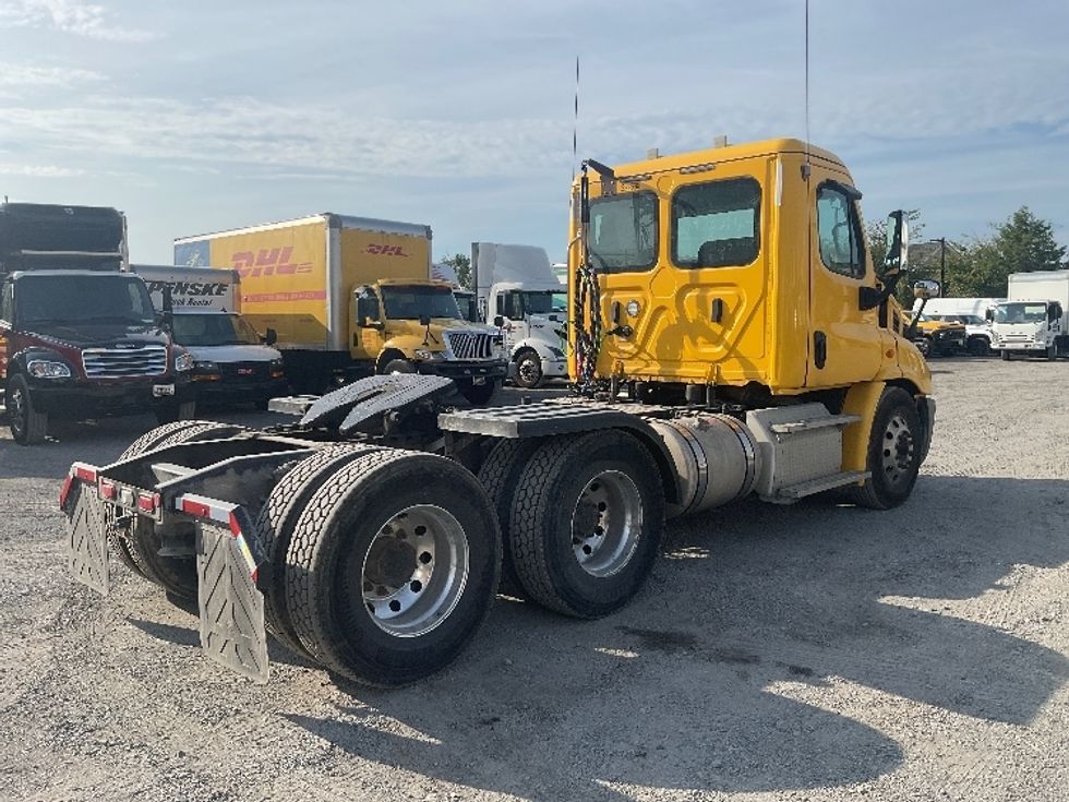 Day Cab Tractor-Heavy Duty Tractors-Freightliner-2019-Cascadia 11364ST-Harrisburg-PA-305,934\n\t\tmiles-$ 38,250 - Image 7