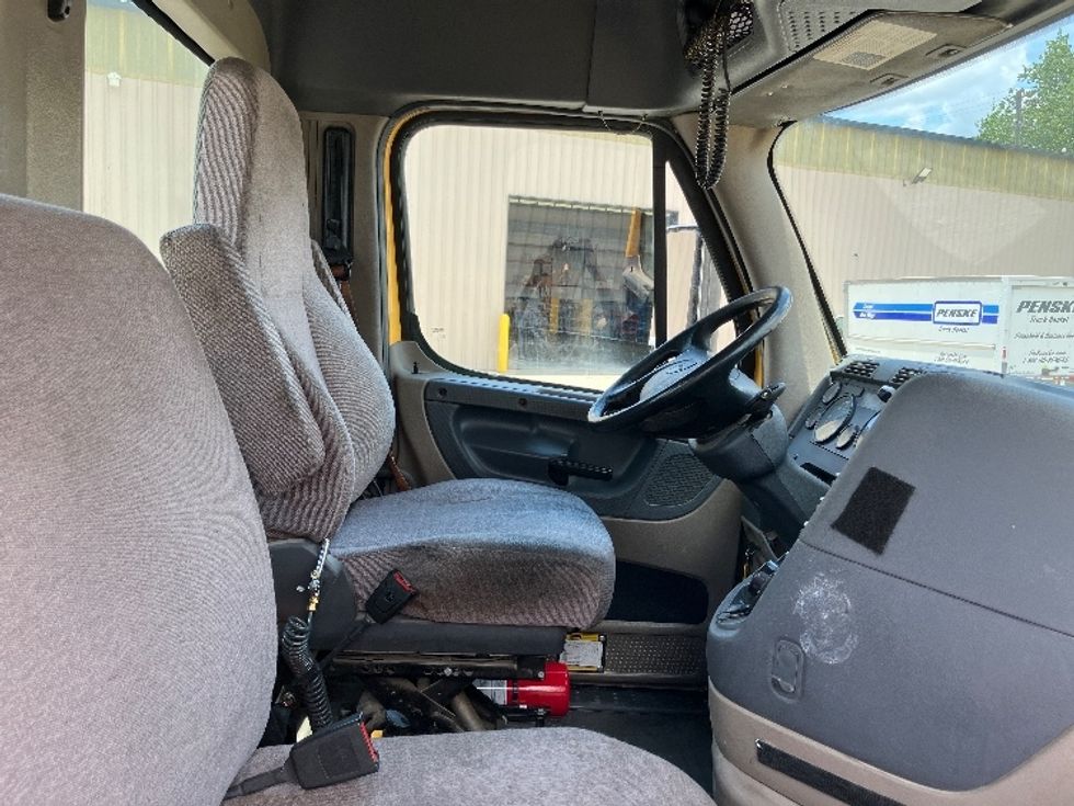 Day Cab Tractor-Heavy Duty Tractors-Freightliner-2019-Cascadia 11364ST-Homewood-AL-307,578\n\t\tmiles-$ 39,500 - Image 14