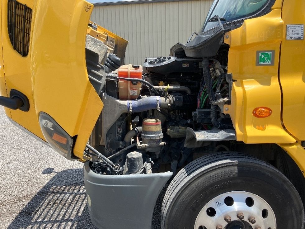 Day Cab Tractor-Heavy Duty Tractors-Freightliner-2019-Cascadia 11364ST-Homewood-AL-307,578\n\t\tmiles-$ 39,500 - Image 16