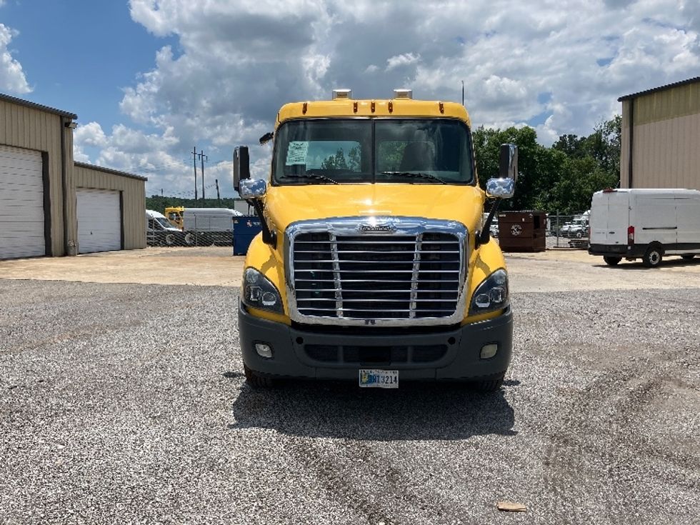 Day Cab Tractor-Heavy Duty Tractors-Freightliner-2019-Cascadia 11364ST-Homewood-AL-307,578\n\t\tmiles-$ 39,500 - Image 2