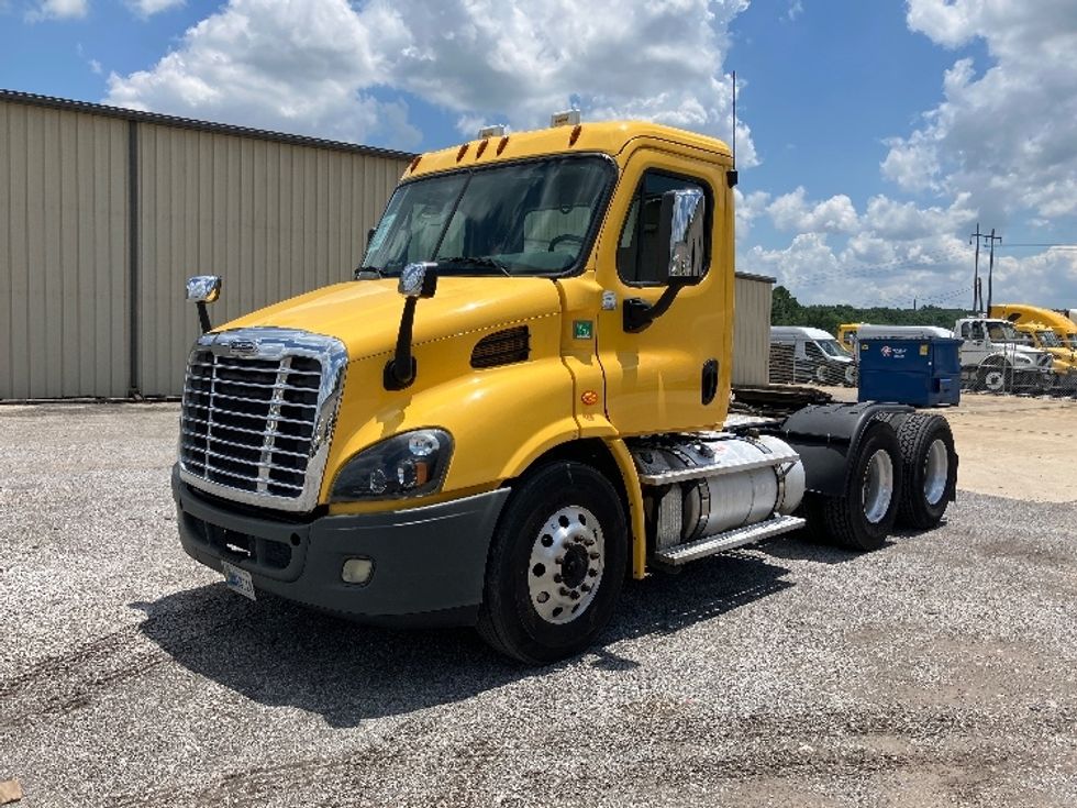 Day Cab Tractor-Heavy Duty Tractors-Freightliner-2019-Cascadia 11364ST-Homewood-AL-307,578\n\t\tmiles-$ 39,500 - Image 3