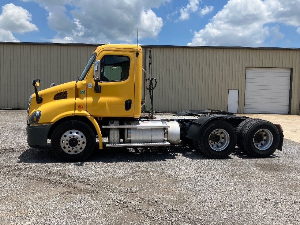 Day Cab Tractor-Heavy Duty Tractors-Freightliner-2019-Cascadia 11364ST-Homewood-AL-307,578\n\t\tmiles-$ 39,500 - Image 4