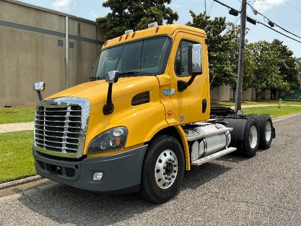 Day Cab Tractor-Heavy Duty Tractors-Freightliner-2019-Cascadia 11364ST-Homewood-AL-502,828\n\t\tmiles-$ 30,500 - Image 3