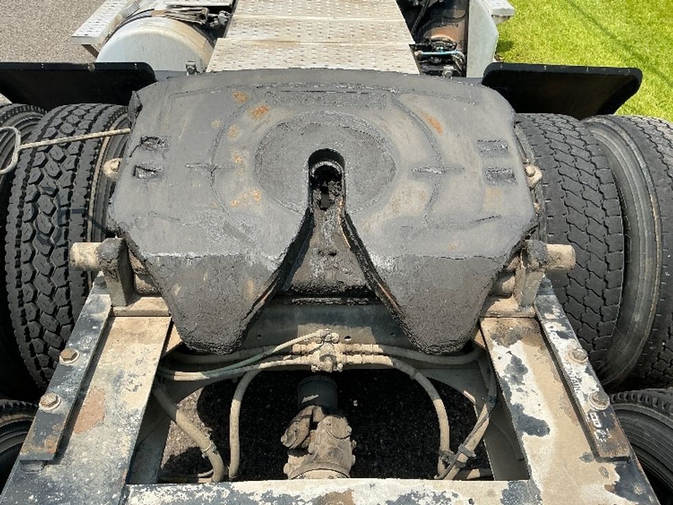 Day Cab Tractor-Heavy Duty Tractors-Freightliner-2019-Cascadia 11364ST-Homewood-AL-502,828\n\t\tmiles-$ 30,500 - Image 6