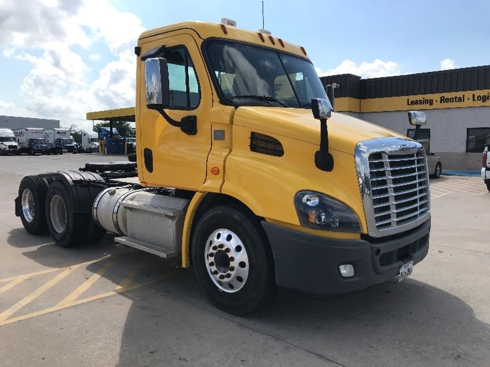 Day Cab Tractor-Heavy Duty Tractors-Freightliner-2019-Cascadia 11364ST-Houston-TX-317,222\n\t\tmiles-$ 42,250 - Image 1