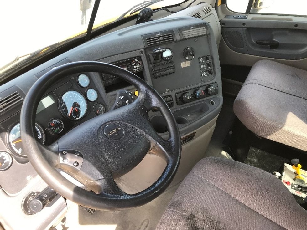 Day Cab Tractor-Heavy Duty Tractors-Freightliner-2019-Cascadia 11364ST-Houston-TX-317,222\n\t\tmiles-$ 42,250 - Image 10