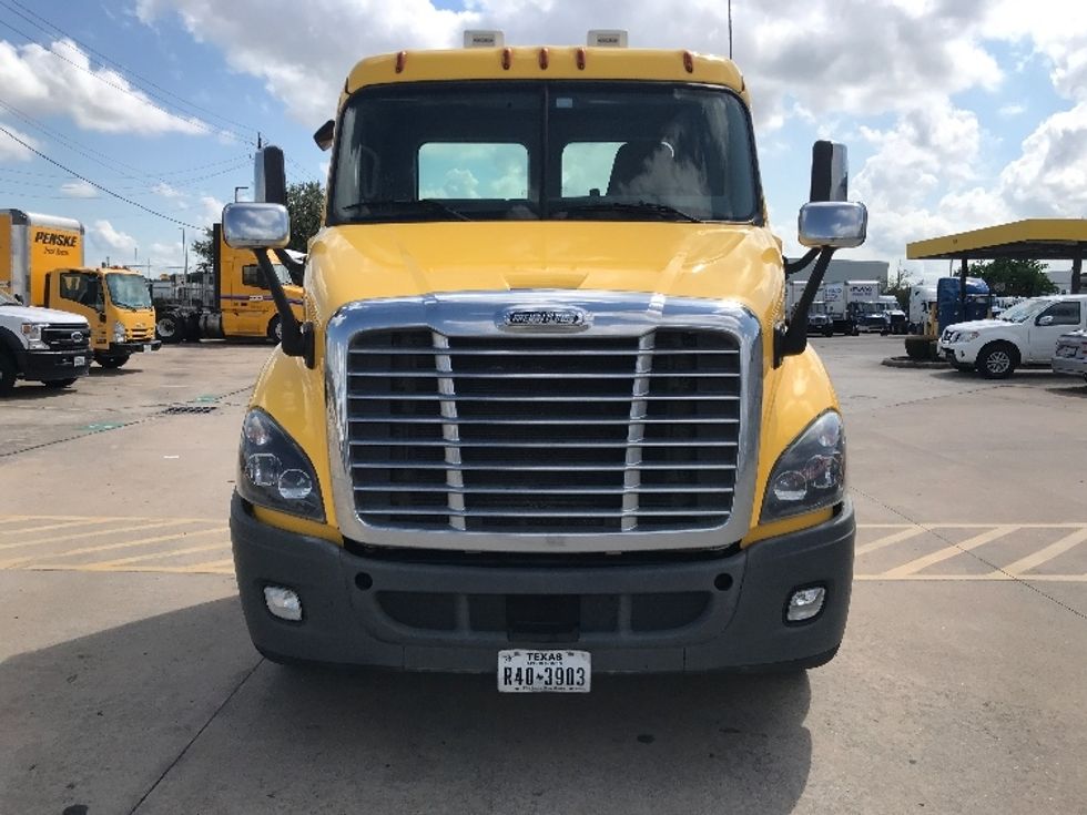 Day Cab Tractor-Heavy Duty Tractors-Freightliner-2019-Cascadia 11364ST-Houston-TX-317,222\n\t\tmiles-$ 42,250 - Image 2