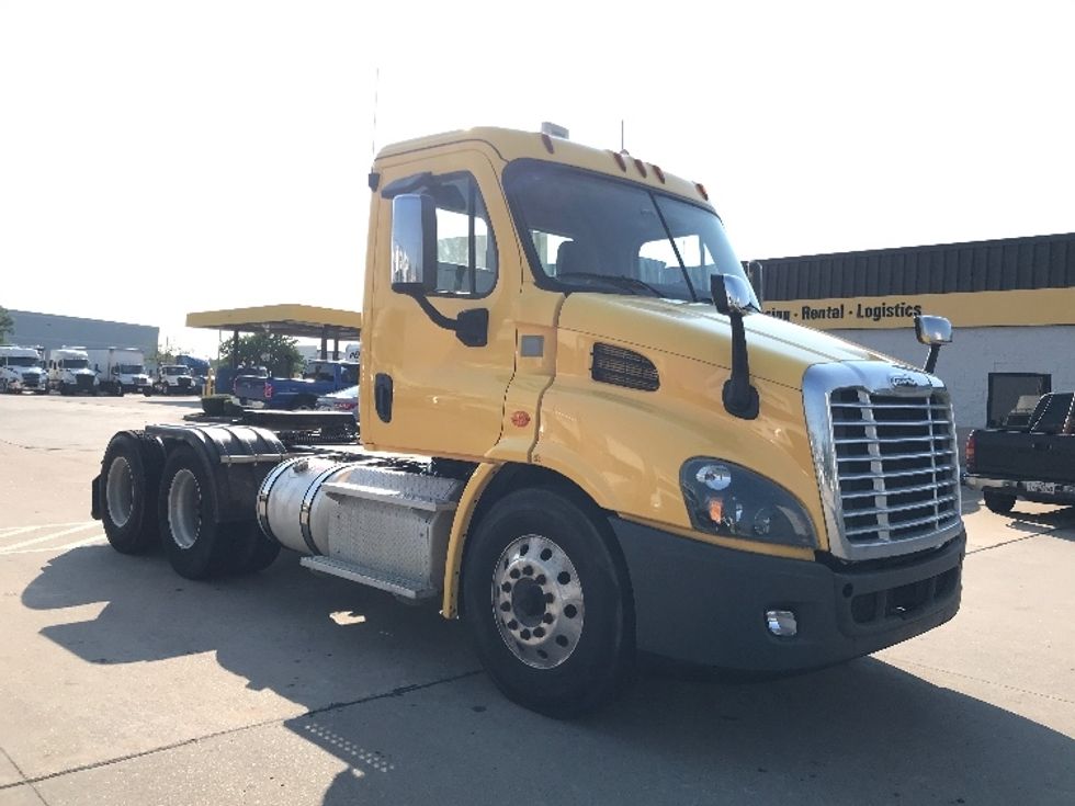 Day Cab Tractor-Heavy Duty Tractors-Freightliner-2019-Cascadia 11364ST-Houston-TX-338,024\n\t\tmiles-$ 38,000 - Image 1