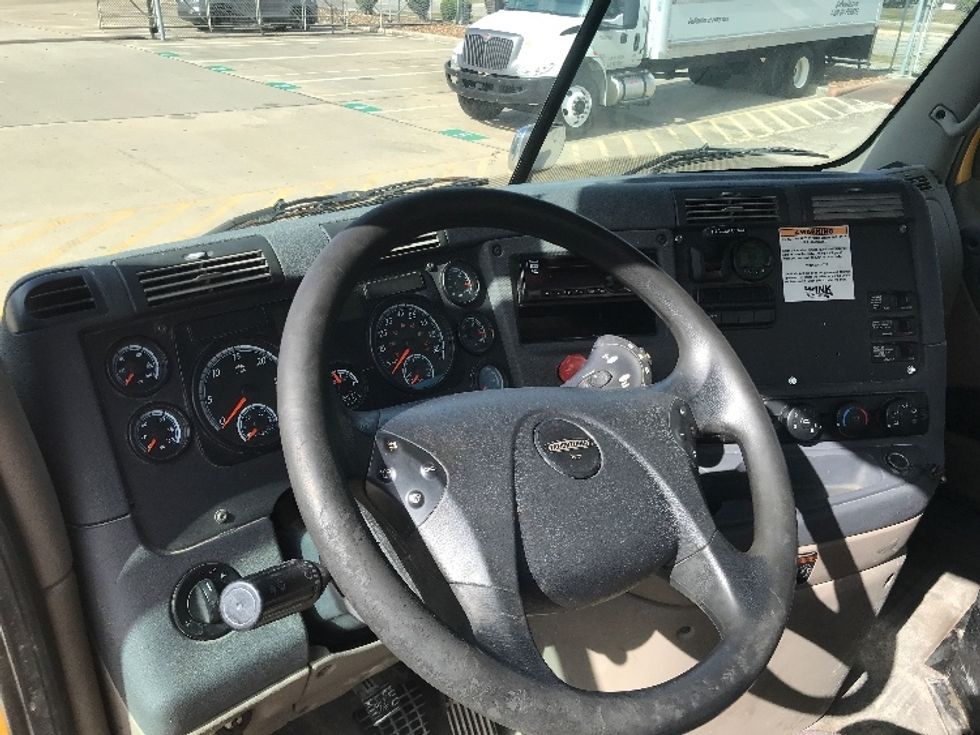 Day Cab Tractor-Heavy Duty Tractors-Freightliner-2019-Cascadia 11364ST-Houston-TX-341,898\n\t\tmiles-$ 37,750 - Image 10
