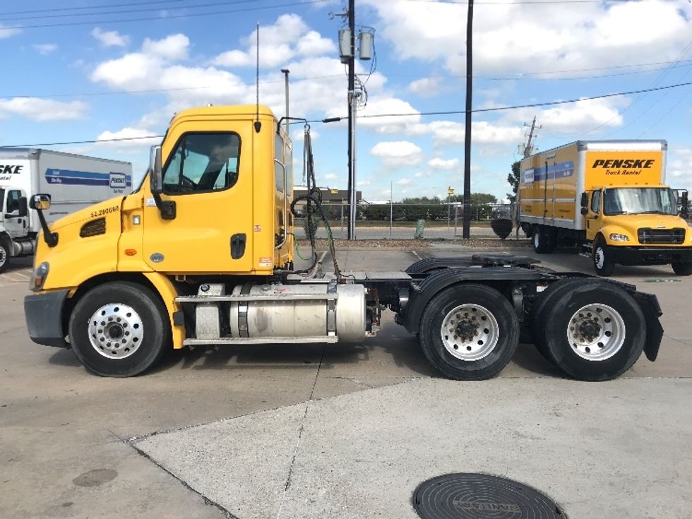 Day Cab Tractor-Heavy Duty Tractors-Freightliner-2019-Cascadia 11364ST-Houston-TX-341,898\n\t\tmiles-$ 37,750 - Image 4