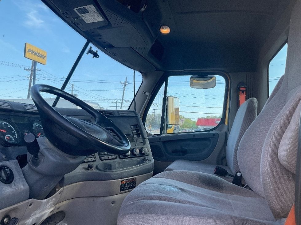 Day Cab Tractor-Heavy Duty Tractors-Freightliner-2019-Cascadia 11364ST-Houston-TX-365,806\n\t\tmiles-$ 48,500 - Image 10