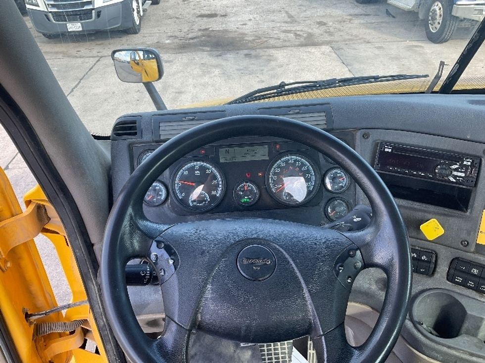 Day Cab Tractor-Heavy Duty Tractors-Freightliner-2019-Cascadia 11364ST-Houston-TX-365,806\n\t\tmiles-$ 48,500 - Image 11