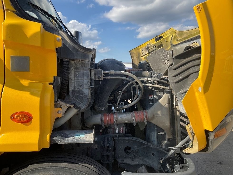 Day Cab Tractor-Heavy Duty Tractors-Freightliner-2019-Cascadia 11364ST-Houston-TX-365,806\n\t\tmiles-$ 48,500 - Image 15