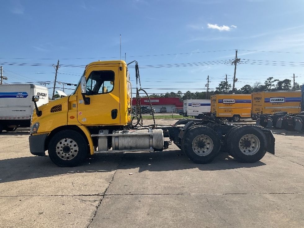 Day Cab Tractor-Heavy Duty Tractors-Freightliner-2019-Cascadia 11364ST-Houston-TX-365,806\n\t\tmiles-$ 48,500 - Image 4