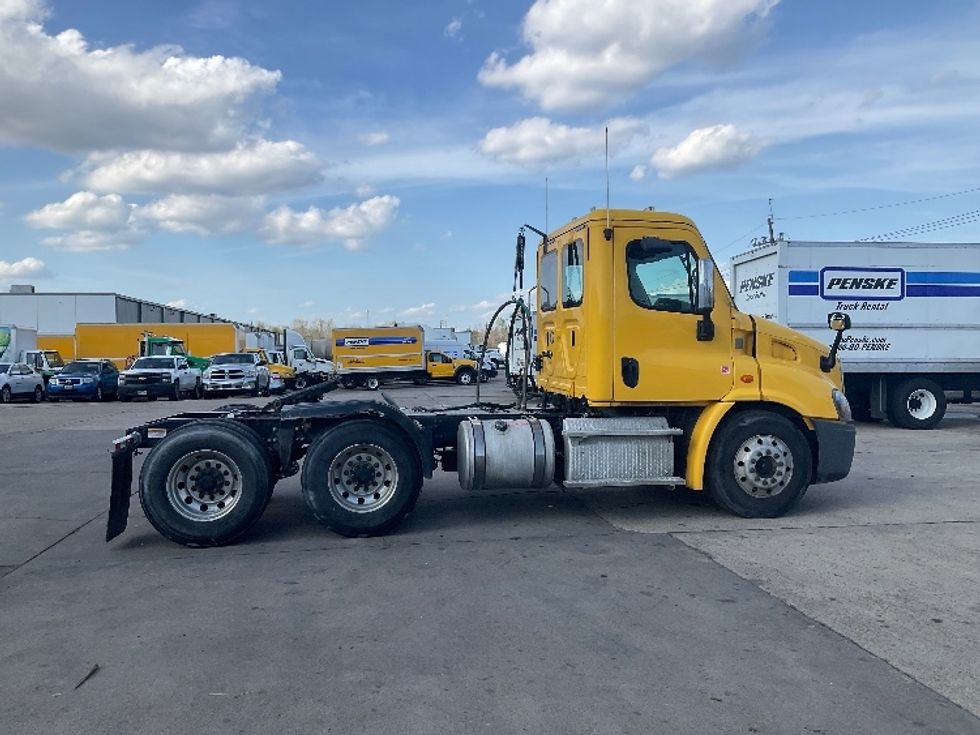 Day Cab Tractor-Heavy Duty Tractors-Freightliner-2019-Cascadia 11364ST-Houston-TX-365,806\n\t\tmiles-$ 48,500 - Image 8