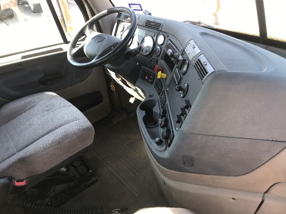 Day Cab Tractor-Heavy Duty Tractors-Freightliner-2019-Cascadia 11364ST-Houston-TX-384,802\n\t\tmiles-$ 38,500 - Image 14