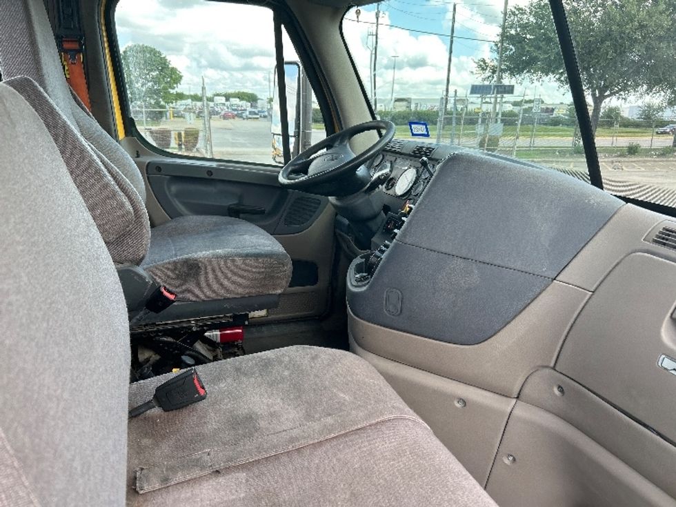 Day Cab Tractor-Heavy Duty Tractors-Freightliner-2019-Cascadia 11364ST-Houston-TX-386,970\n\t\tmiles-$ 38,250 - Image 14