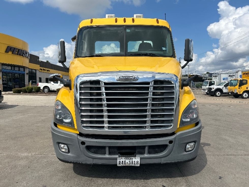 Day Cab Tractor-Heavy Duty Tractors-Freightliner-2019-Cascadia 11364ST-Houston-TX-386,970\n\t\tmiles-$ 38,250 - Image 2