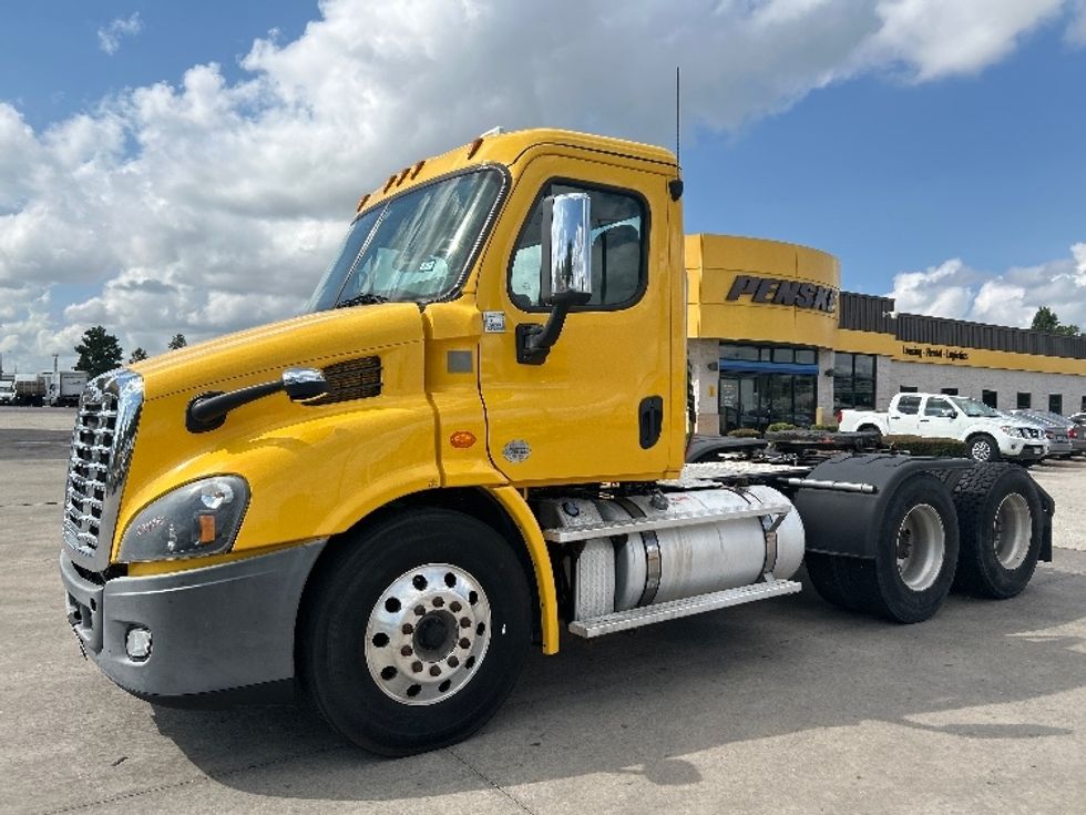Day Cab Tractor-Heavy Duty Tractors-Freightliner-2019-Cascadia 11364ST-Houston-TX-386,970\n\t\tmiles-$ 38,250 - Image 3