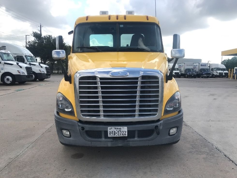 Day Cab Tractor-Heavy Duty Tractors-Freightliner-2019-Cascadia 11364ST-Houston-TX-432,716\n\t\tmiles-$ 35,750 - Image 1