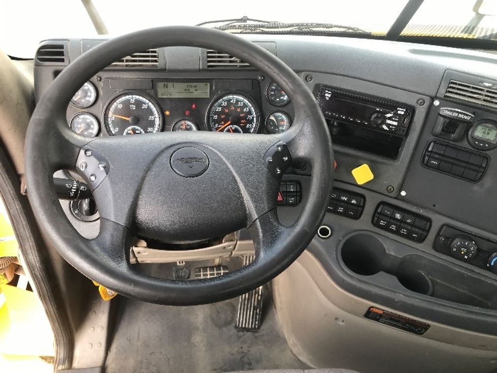 Day Cab Tractor-Heavy Duty Tractors-Freightliner-2019-Cascadia 11364ST-Houston-TX-432,716\n\t\tmiles-$ 35,750 - Image 9